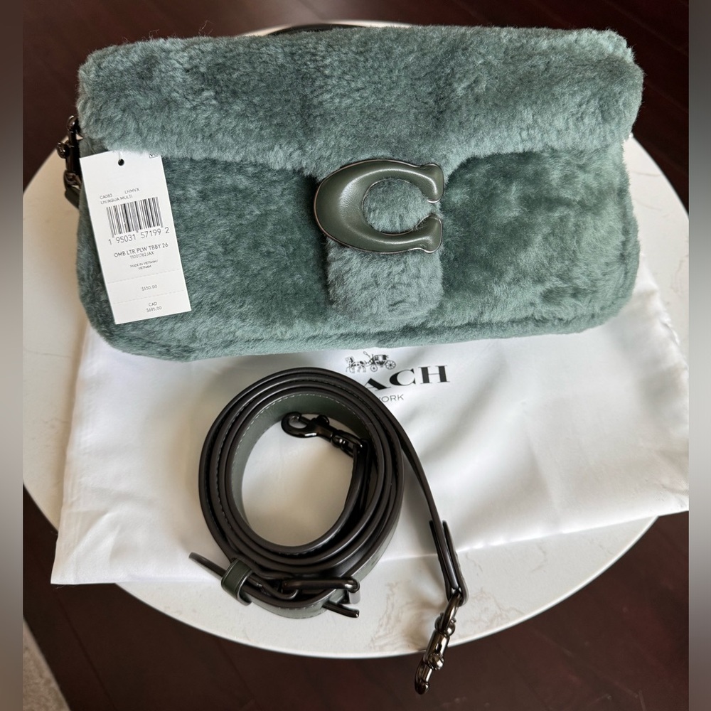 Coach Pillow Tabby 26 Shoulder Bag
Shearling Green
